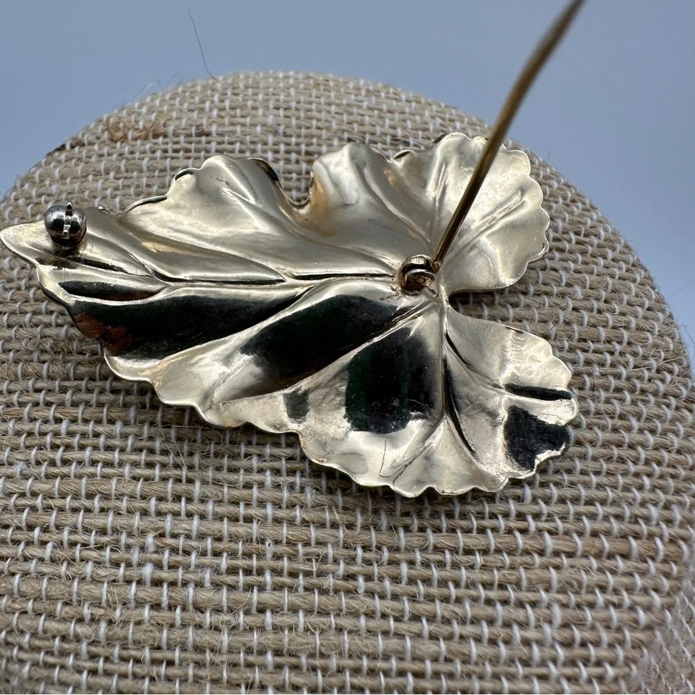 Vintage Brooch Pin Brushed Textured Gold Tone Leaf Crystal Rhinestones Judy Lee